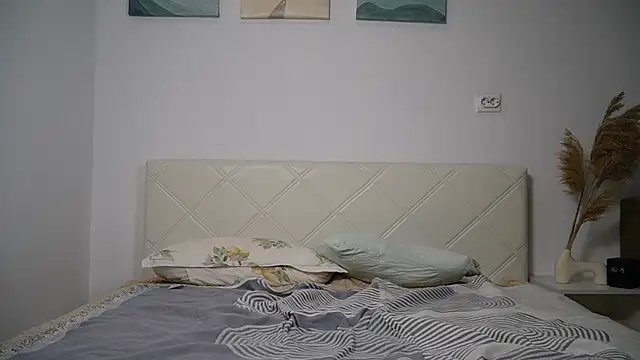 KaeliaScorch online show from September 2025 01:16:02 PM