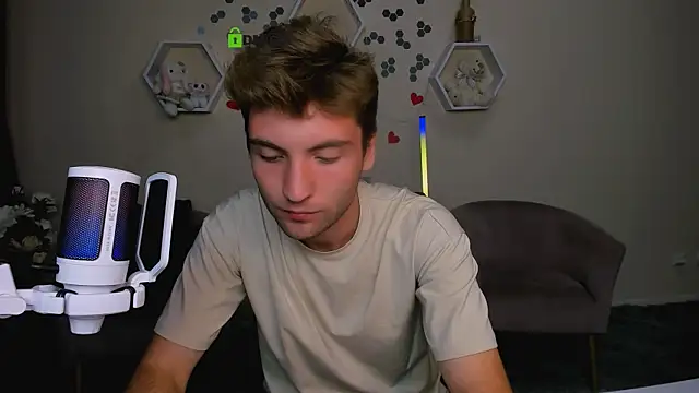 Snapshot of joseph_bear_ chatting on September 2025 07:03:02 PM joseph bear online show from September 2025 07:03:02 PM