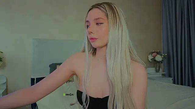 Snapshot of _sophielov chatting on June 2026 09:30:01 PM sophielov online show from June 2026 09:30:01 PM
