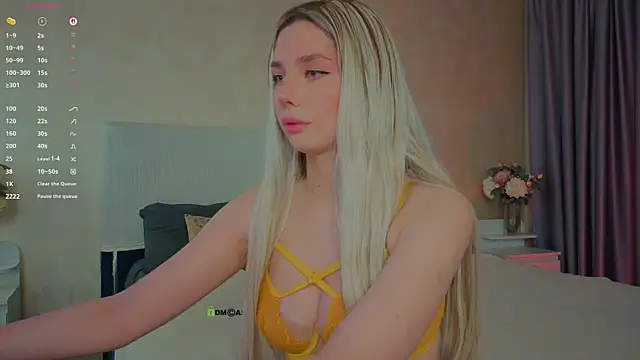 Snapshot of _sophielov chatting on June 2026 08:46:01 PM sophielov online show from June 2026 08:46:01 PM