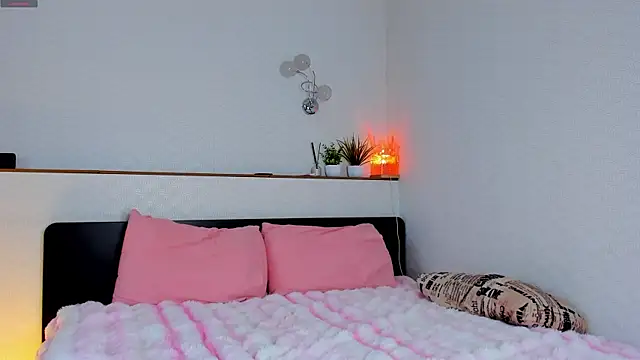 Snapshot of charlottacardi chatting on October 2025 07:15:01 AM charlottacardi online show from October 2025 07:15:01 AM