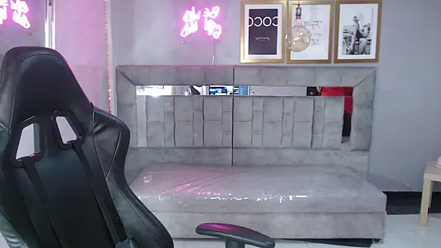 Red Bunny v online show from February 2026 01:22:02 AM