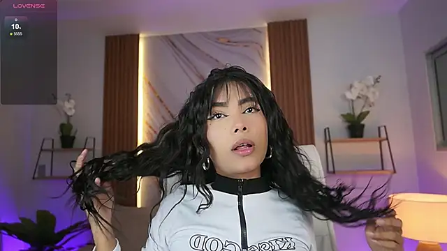 Snapshot of GiaNovak chatting on December 2025 07:09:01 PM GiaNovak online show from December 2025 07:09:01 PM