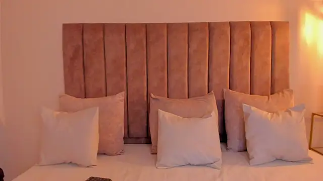 Snapshot of amber_colliiins chatting on March 2026 05:08:02 PM amber colliiins online show from March 2026 05:08:02 PM