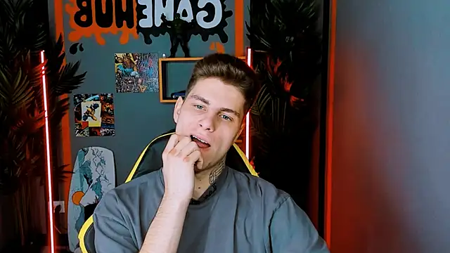 Snapshot of JackWolw chatting on September 2025 11:56:01 AM JackWolw online show from September 2025 11:56:01 AM