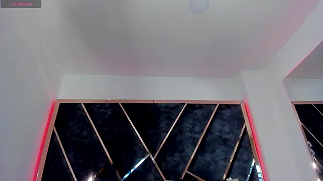 Snapshot of SusanaHenao chatting on September 2025 05:23:01 PM SusanaHenao online show from September 2025 05:23:01 PM