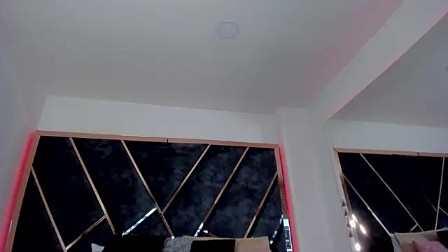 Snapshot of SusanaHenao chatting on September 2025 07:58:02 PM SusanaHenao online show from September 2025 07:58:02 PM