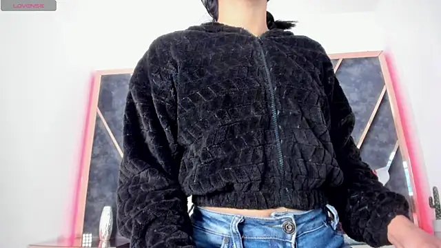 Snapshot of SusanaHenao chatting on October 2025 03:21:02 PM SusanaHenao online show from October 2025 03:21:02 PM