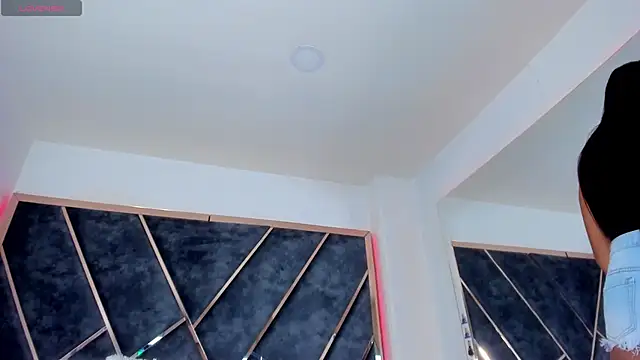 Snapshot of SusanaHenao chatting on November 2025 05:34:02 PM SusanaHenao online show from November 2025 05:34:02 PM