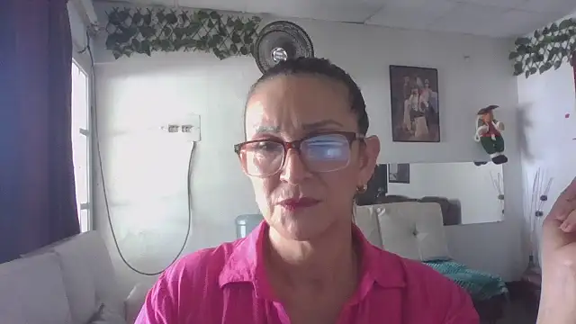 MiaVega online show from October 2025 03:47:02 PM