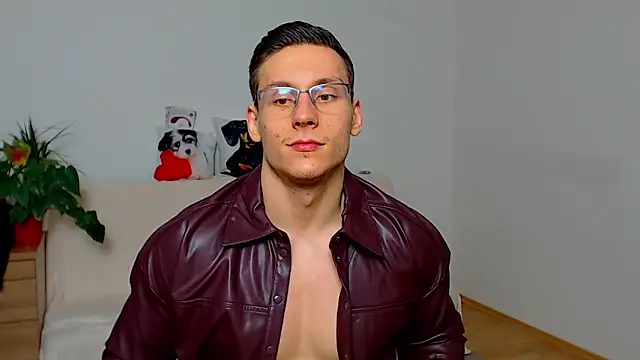 ZeinMiracles online show from December 2025 09:54:02 PM