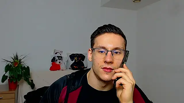 ZeinMiracles online show from December 2025 07:11:02 PM