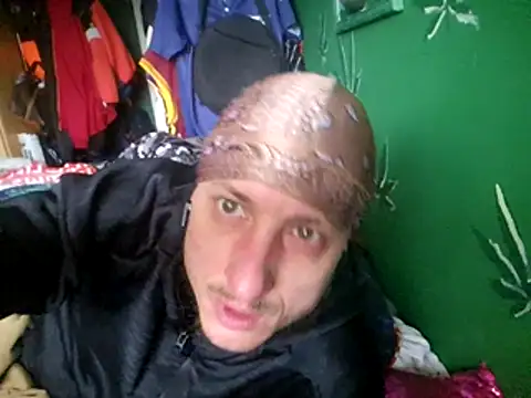 MODEST11 MMiILOO AMARO online show from December 2025 11:16:02 AM