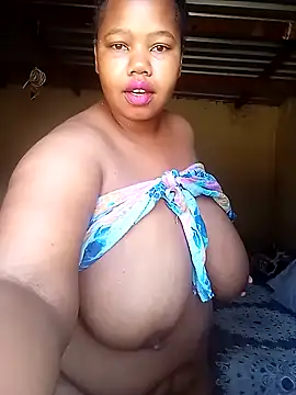 Snapshot of Curvycandy95 chatting on October 2025 06:08:02 AM Curvycandy95 online show from October 2025 06:08:02 AM