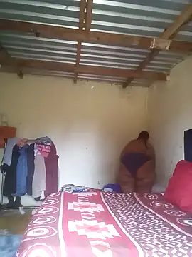 Snapshot of Curvycandy95 chatting on November 2025 05:41:02 AM Curvycandy95 online show from November 2025 05:41:02 AM