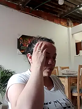  honey12 online show from October 2025 05:25:01 PM