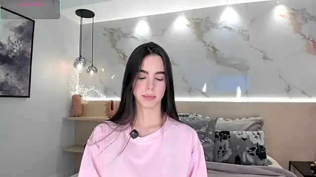 SolAvelar online show from June 2026 01:19:01 AM