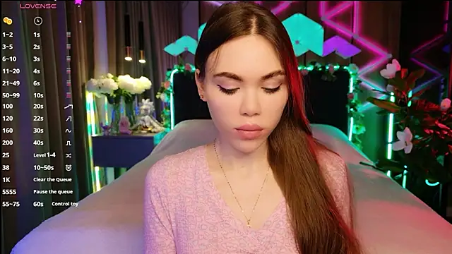 MimiFors online show from October 2025 05:47:02 PM