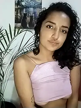 Snapshot of luna_love_xoxo chatting on September 2025 01:07:02 AM luna love xoxo online show from September 2025 01:07:02 AM