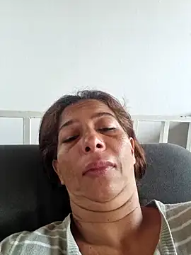 maleja23 online show from April 2026 11:58:01 AM