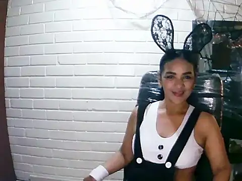 Snapshot of MiiaVelasquez chatting on October 2025 04:03:02 AM MiiaVelasquez online show from October 2025 04:03:02 AM