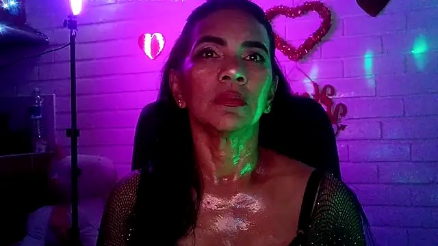 MiiaVelasquez online show from February 2026 04:31:01 AM