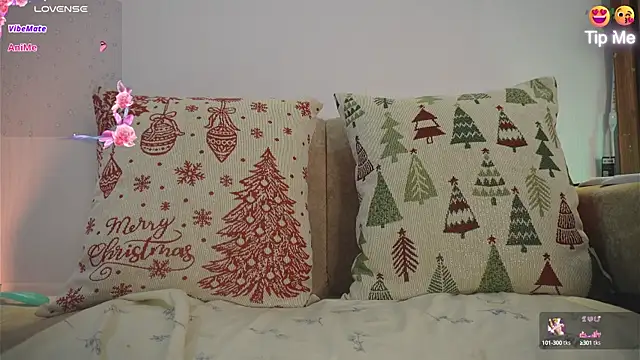 Roxybeautyy online show from October 2025 09:31:01 AM