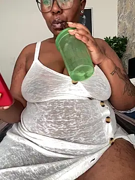 Snapshot of fatpussydallx chatting on April 2026 11:46:02 AM fatpussydallx online show from April 2026 11:46:02 AM