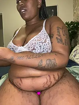 Snapshot of fatpussydallx chatting on April 2026 05:14:01 PM fatpussydallx online show from April 2026 05:14:01 PM