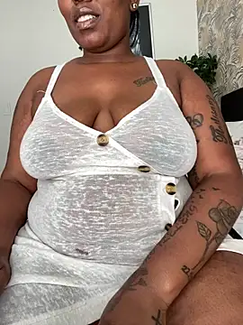 Snapshot of fatpussydallx chatting on May 2026 11:04:02 AM fatpussydallx online show from May 2026 11:04:02 AM