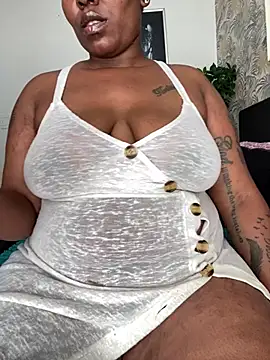 Snapshot of fatpussydallx chatting on May 2026 08:33:02 AM fatpussydallx online show from May 2026 08:33:02 AM