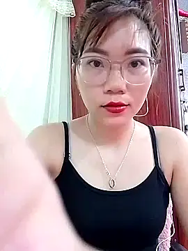 MyMy08 online show from December 2025 12:25:02 PM