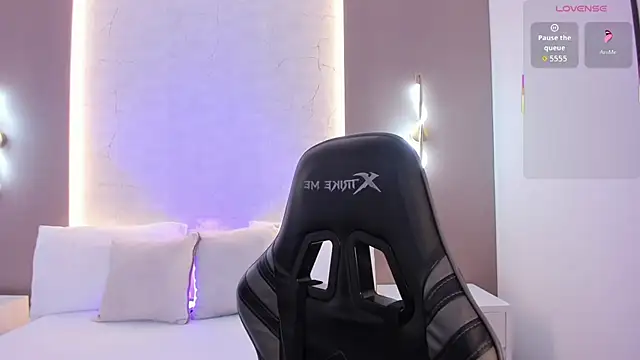 Snapshot of emily_tolson chatting on December 2025 07:09:01 PM emily tolson online show from December 2025 07:09:01 PM