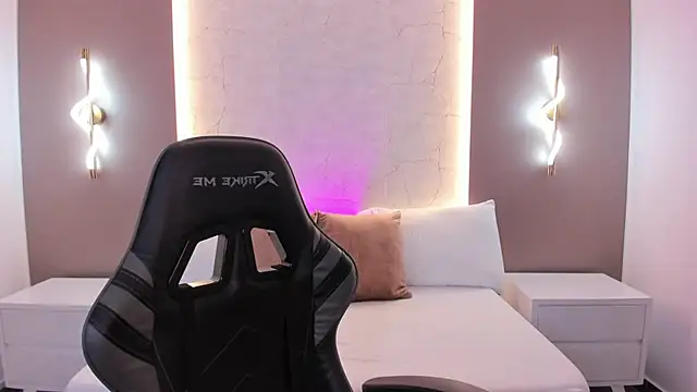 Snapshot of emily_tolson chatting on February 2026 12:31:01 PM emily tolson online show from February 2026 12:31:01 PM