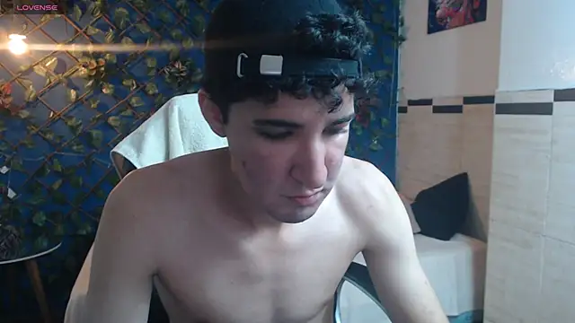 Snapshot of whitebull2606 chatting on September 2025 12:04:02 PM whitebull2606 online show from September 2025 12:04:02 PM