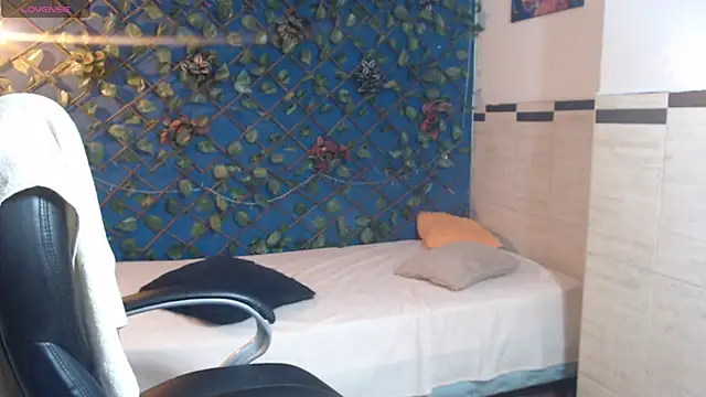 Snapshot of whitebull2606 chatting on September 2025 12:28:02 PM whitebull2606 online show from September 2025 12:28:02 PM