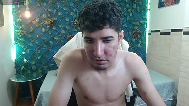 Snapshot of whitebull2606 chatting on October 2025 12:01:02 PM whitebull2606 online show from October 2025 12:01:02 PM