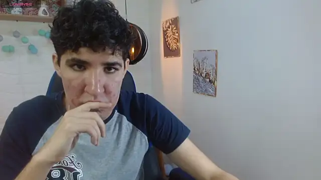 Snapshot of whitebull2606 chatting on November 2025 12:51:02 PM whitebull2606 online show from November 2025 12:51:02 PM