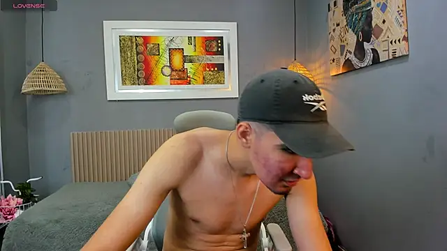 Snapshot of whitebull2606 chatting on November 2025 01:10:02 PM whitebull2606 online show from November 2025 01:10:02 PM