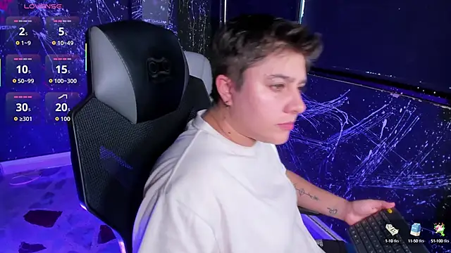 Snapshot of IanGilbert chatting on September 2025 08:01:01 PM IanGilbert online show from September 2025 08:01:01 PM