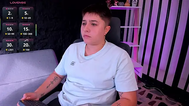 Snapshot of IanGilbert chatting on October 2025 08:50:02 PM IanGilbert online show from October 2025 08:50:02 PM