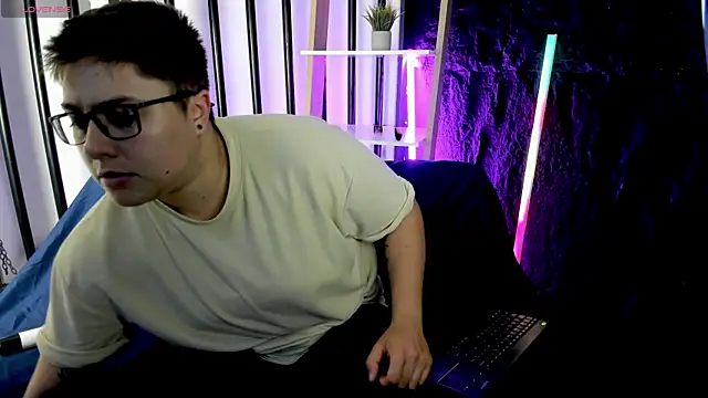 Snapshot of IanGilbert chatting on October 2025 09:26:01 PM IanGilbert online show from October 2025 09:26:01 PM