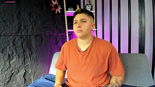 Snapshot of IanGilbert chatting on October 2025 09:15:01 PM IanGilbert online show from October 2025 09:15:01 PM