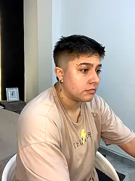 Snapshot of IanGilbert chatting on October 2025 08:20:01 PM IanGilbert online show from October 2025 08:20:01 PM