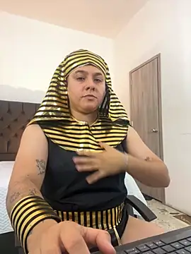 Snapshot of IanGilbert chatting on October 2025 08:53:02 PM IanGilbert online show from October 2025 08:53:02 PM