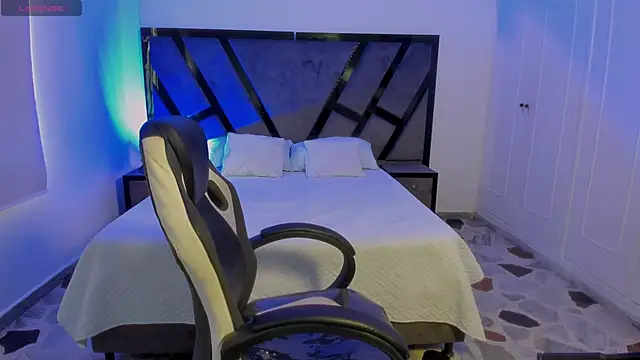 Snapshot of IanGilbert chatting on November 2025 08:11:02 PM IanGilbert online show from November 2025 08:11:02 PM