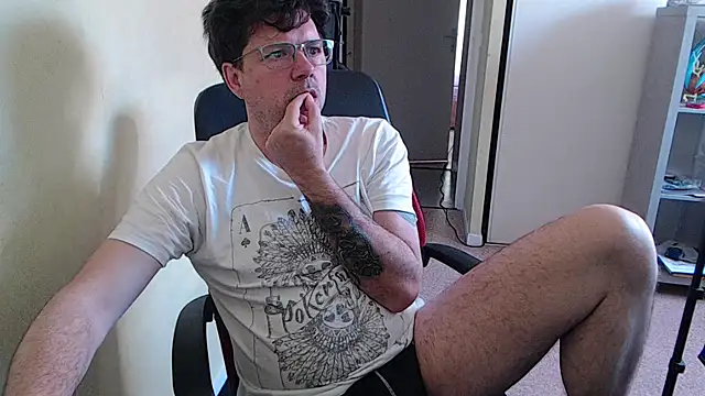 blueandwhite1 online show from April 2026 07:03:01 AM