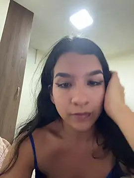 GiaCutee online show from April 2026 11:44:02 PM