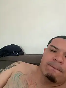 Snapshot of YadielPublic chatting on February 2026 08:16:01 PM YadielPublic online show from February 2026 08:16:01 PM