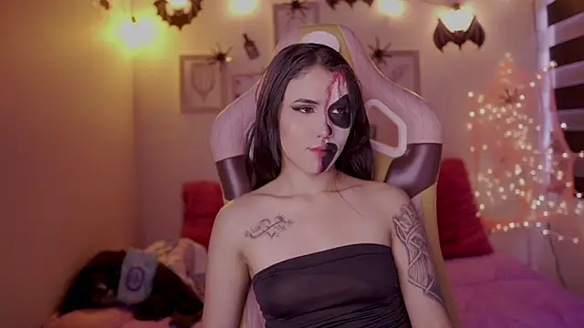  chloe moons  online show from October 2025 09:26:01 PM